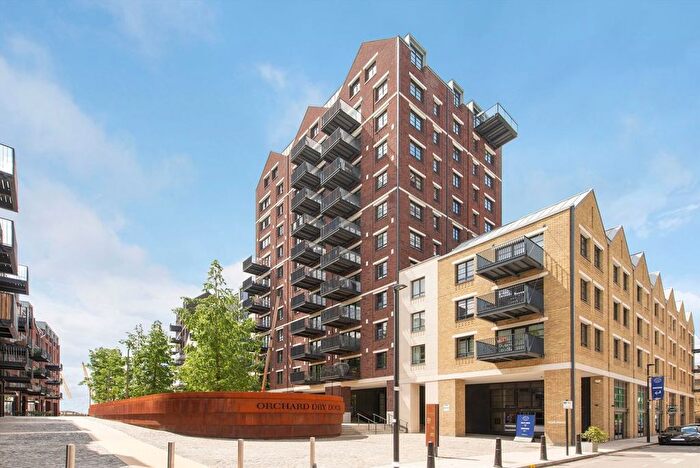 2 Bedroom Flat To Rent In Orchard Place, Poplar, E14