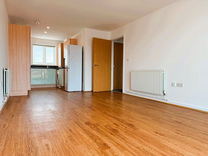 2 Bedroom Flat To Rent In Ashwood Place, Tamar Way, Slough, SL3