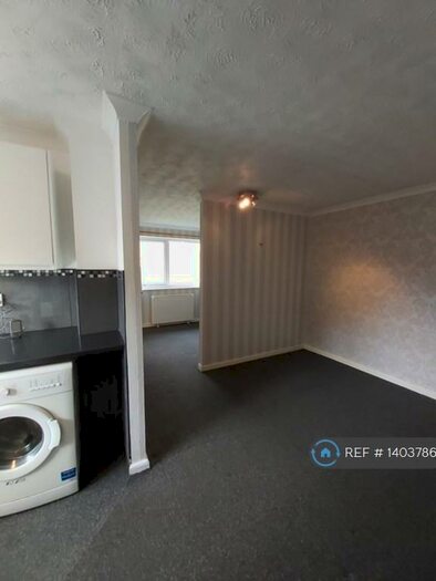 1 Bedroom Flat To Rent In Badgers Walk East, Lytham St. Annes, FY8