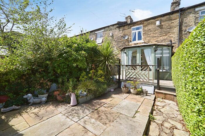 1 Bedroom Terraced House For Sale In Moorside Terrace, Bradford, BD2