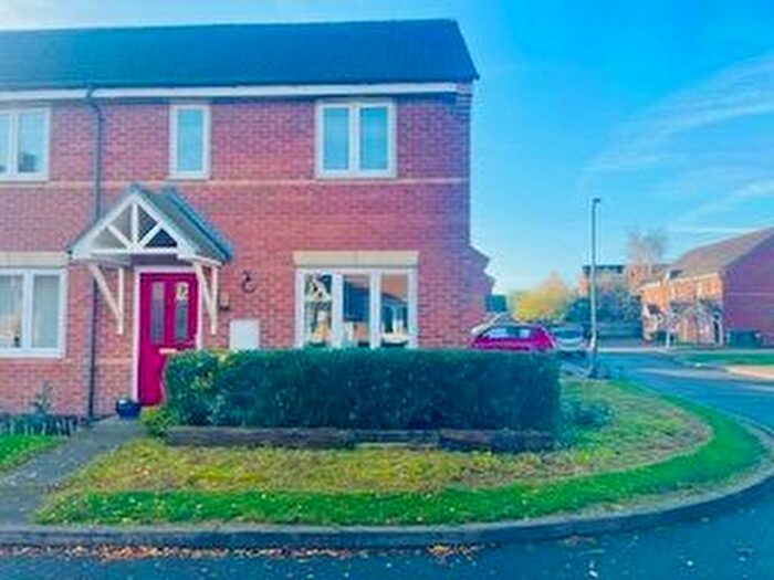 3 Bedroom Semi-Detached House For Sale In Tuscans Close, Calvert Green, MK18