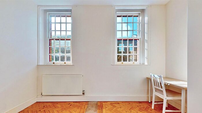 1 Bedroom Flat For Sale In Chevy Road, Southall, UB2