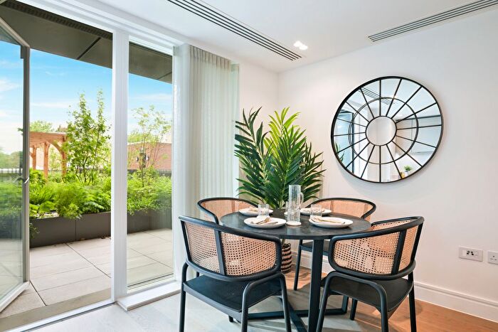 1 Bedroom Flat For Sale In Chiswick Green, Chiswick High Road, W4