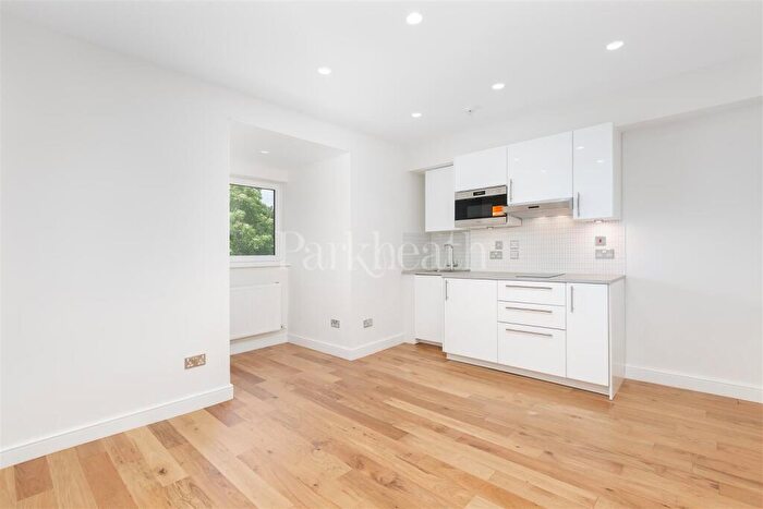 Flat To Rent In Christchurch Avenue, Kilburn, NW6