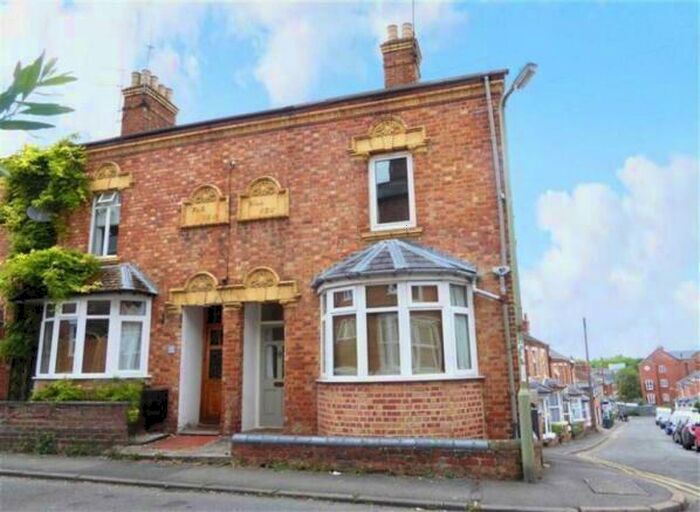 3 Bedroom End Of Terrace House To Rent In Banbury, Oxfordshire, OX16