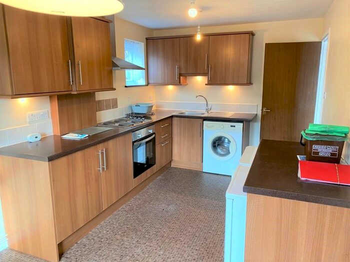 2 Bedroom Flat To Rent In Aylmerton Court, Hitchin Road, Shefford, SG17