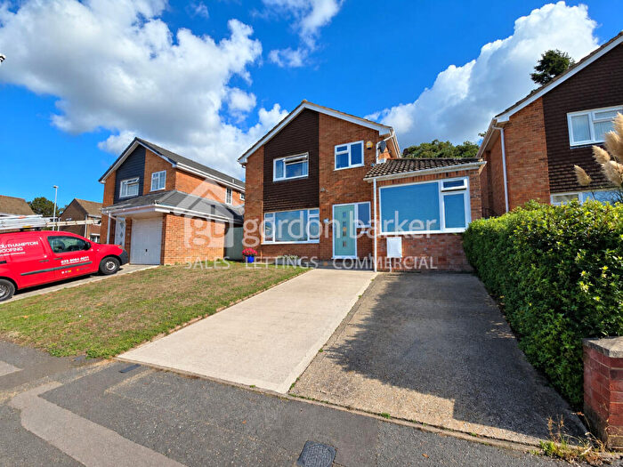 4 Bedroom Detached House For Sale In Kestrel Close, Ferndown, BH22