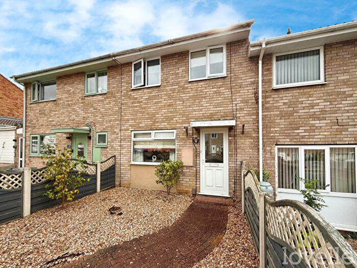 3 Bedroom Terraced House For Sale In Clare Close, Lincoln, LN5