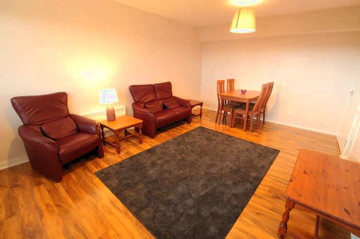 2 Bedroom Flat To Rent In Thistle Court, Aberdeen, AB10