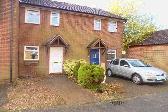 2 Bedroom Mews To Rent In Dean Close, Wollaton, NG8