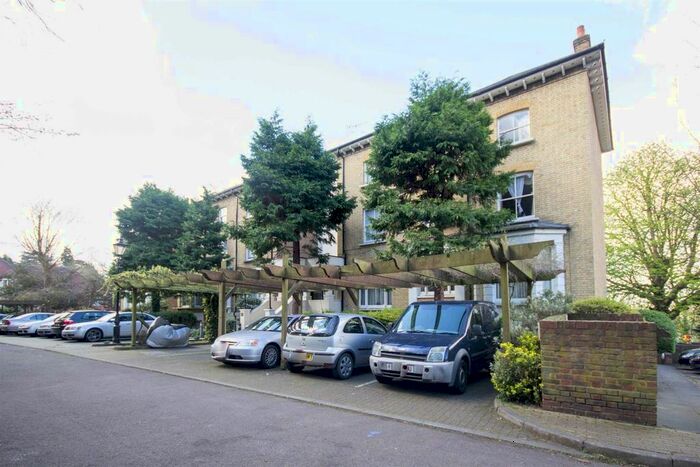 2 Bedroom Flat To Rent In Roxeth Hill, Harrow-On-The-Hill, Harrow, HA2