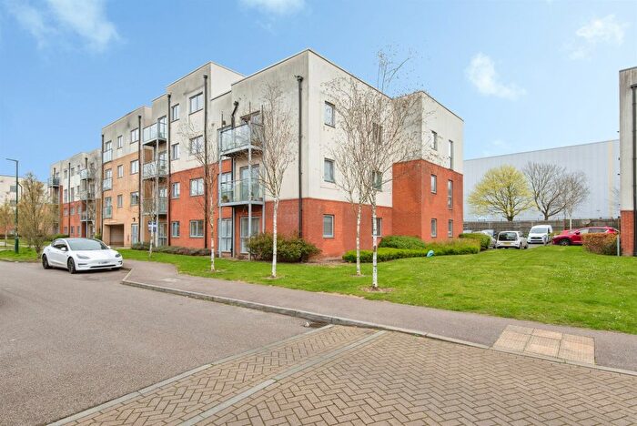2 Bedroom Flat For Sale In Admiral Drive, Stevenage, SG1