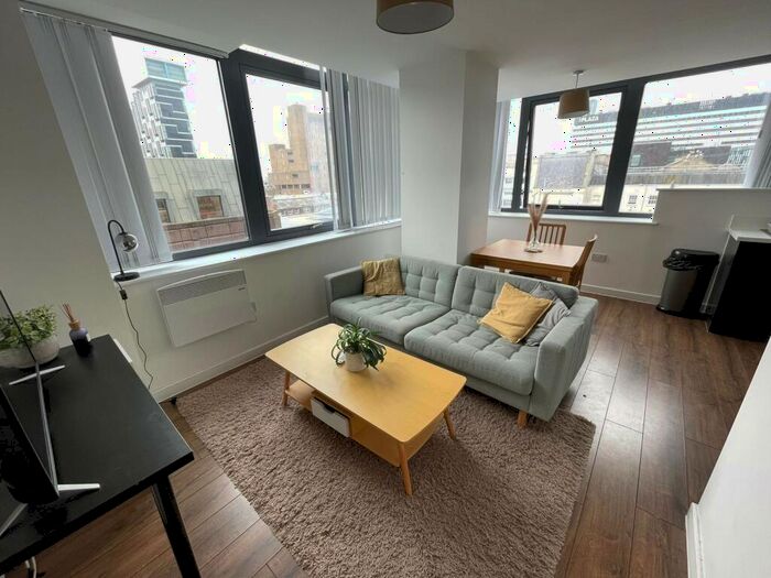 2 Bedroom Apartment To Rent In Silkhouse Court, L2