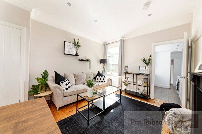 3 Bedroom Flat For Sale In Rothbury Terrace, Newcastle Upon Tyne, Tyne And Wear, NE6