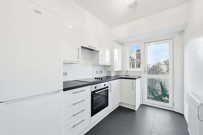 1 Bedroom Flat To Rent In St. Mark's Hill, Surbiton, KT6