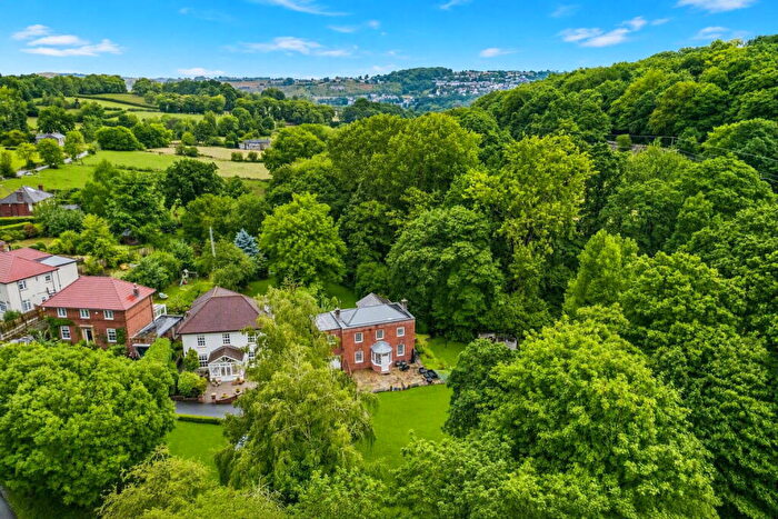 4 Bedroom Detached House For Sale In St Helen's Gate, Almondbury, HD4