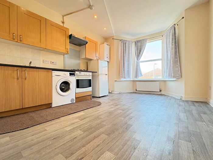 1 Bedroom Flat To Rent In Norfolk Road, Ilford, IG3