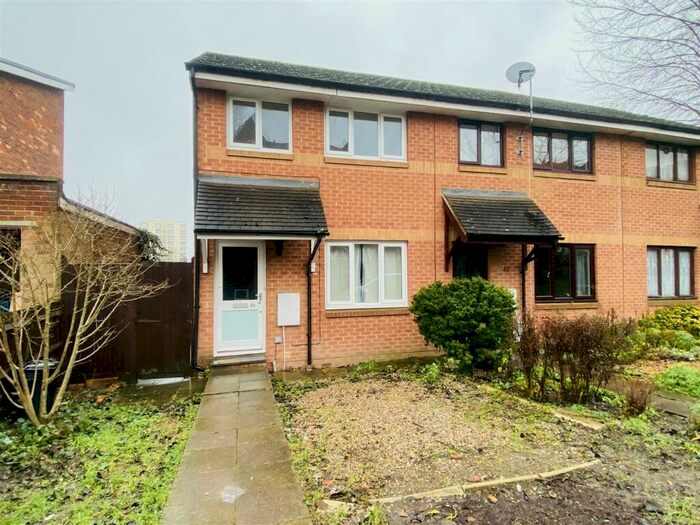 3 Bedroom End Of Terrace House To Rent In Pittville Gardens, London, SE25