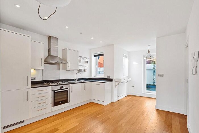 3 Bedroom Apartment To Rent In Creek Road, Greenwich, SE8