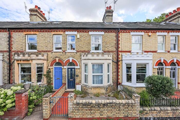 3 Bedroom Terraced House For Sale In Kimberley Road, Cambridge, CB4