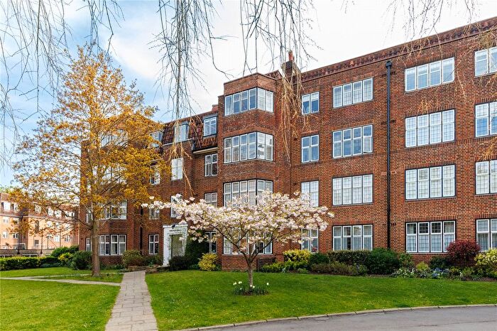 2 Bedroom Flat For Sale In Worcester House, Highlands Heath, Portsmouth Road, London, SW15