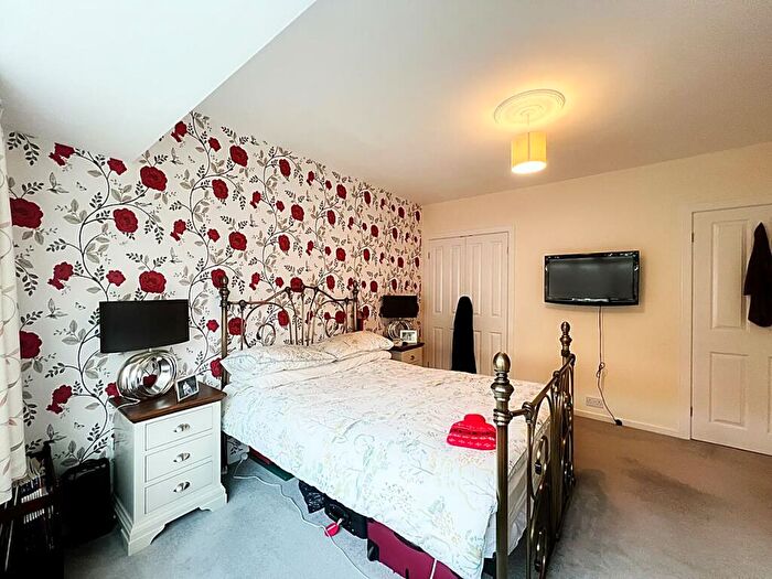 2 Bedroom Semi-Detached Bungalow For Sale In Debdon Gardens, Newcastle Upon Tyne, NE6
