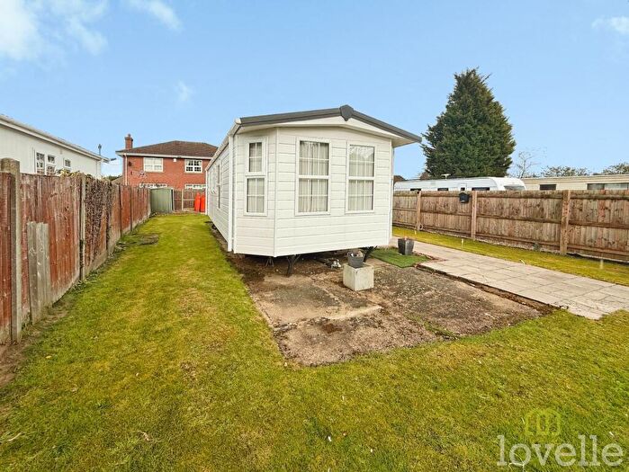 2 Bedroom Park Home For Sale In Meadow Farm Caravan Site, North Hykeham, LN6