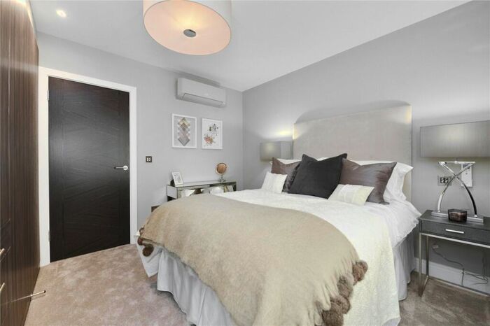 2 Bedroom Apartment To Rent In St. Johns Wood Park, London, NW8