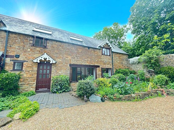 2 Bedroom Detached House To Rent In High Street, Middleton Cheney, Banbury, Oxfordshire, OX17