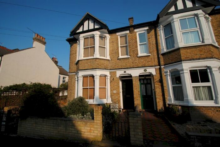 1 Bedroom Flat To Rent In Lymington Avenue, Leigh-On-Sea, SS9