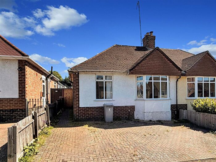 2 Bedroom Semi Detached Bungalow To Rent In Bryant Road, Kettering, NN15