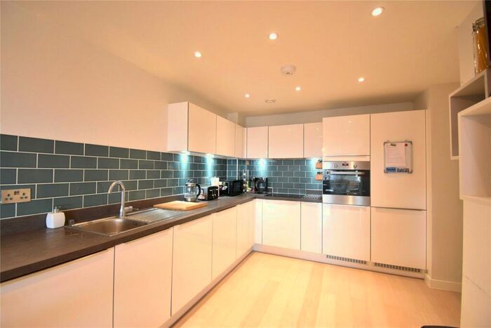 2 Bedroom Apartment To Rent In Dorchester Mansions, Old Bracknell Lane West, Bracknell, Berkshire, RG12