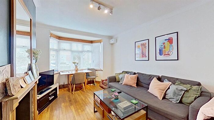 2 Bedroom Maisonette To Rent In Godley Road, London, SW18