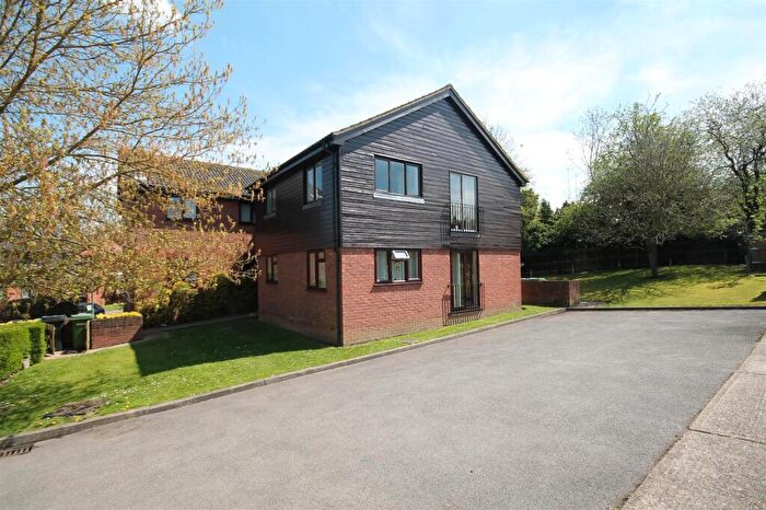 1 Bedroom Apartment To Rent In Bracken Close, Great Bookham, KT23