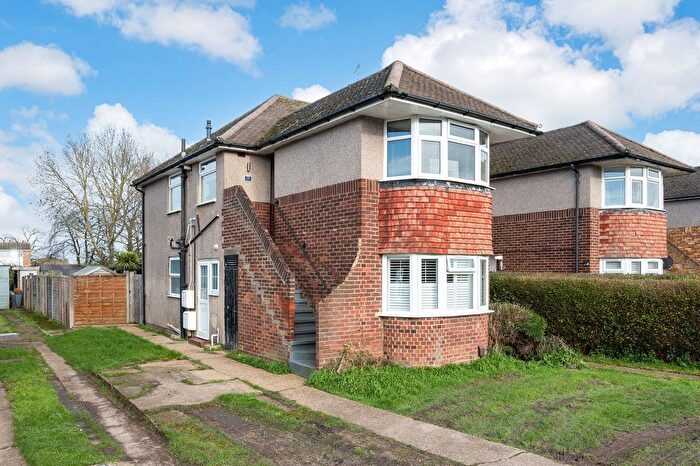 2 Bedroom Maisonette For Sale In Stanton Close, Epsom, KT19