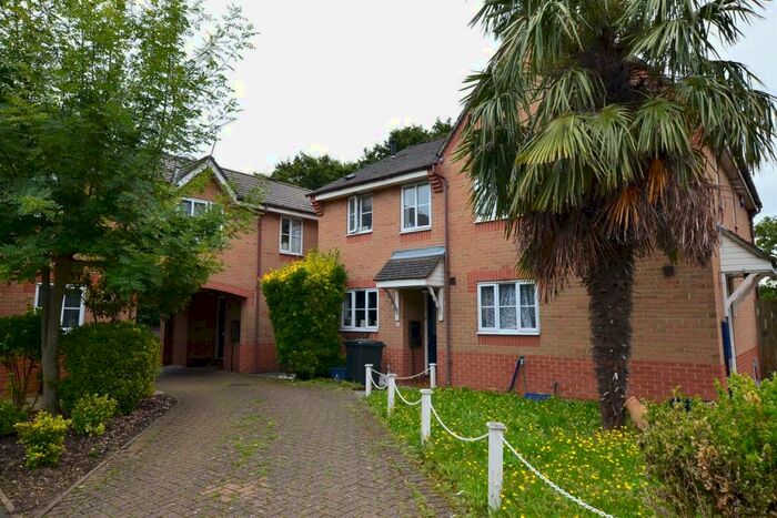 2 Bedroom Terraced House To Rent In Sycamore Close, Loughton, IG10