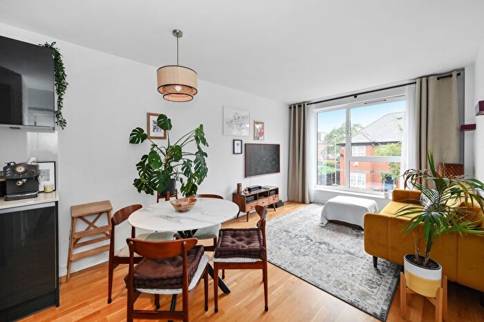 1 Bedroom Flat To Rent In Oak Grove, London, NW2