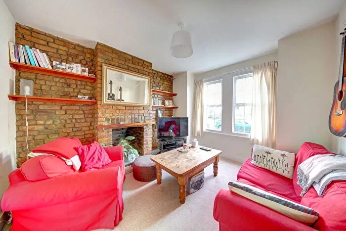 2 Bedroom Terraced House To Rent In Pine Road, London, N11