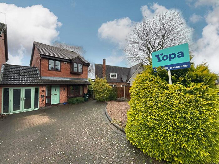 3 Bedroom Link Detached House For Sale In Burnside Grove, Nottingham, NG12