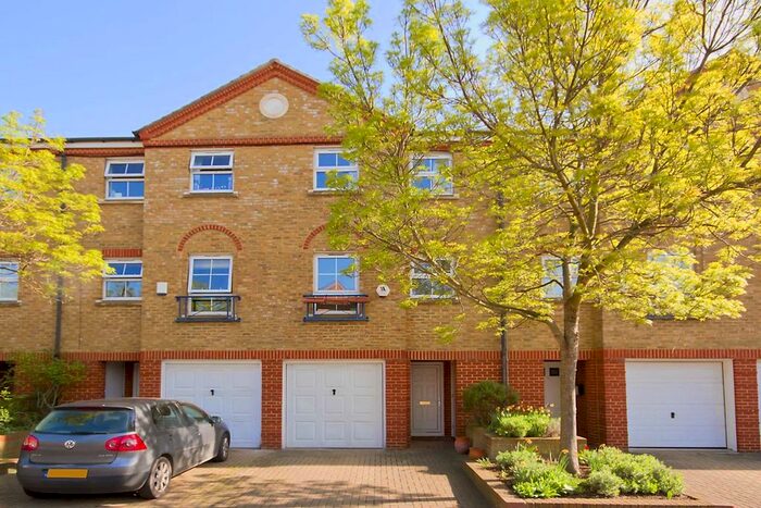 5 Bedroom Property To Rent In Osier Mews, London, W4