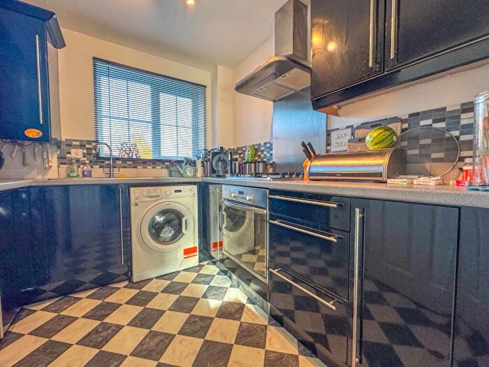 2 Bedroom Semi-Detached House For Sale In Merevale Road, Atherstone, CV9