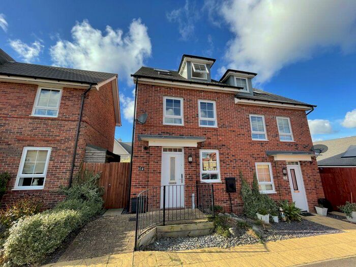 4 Bedroom Semi-Detached House To Rent In Lydden Close, Burton Latimer, Kettering, NN15