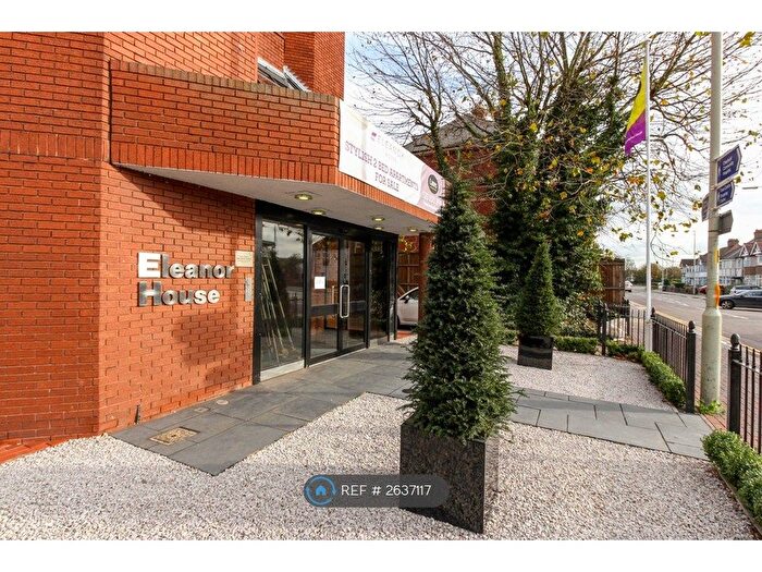 2 Bedroom Flat To Rent In Eleanor House, Waltham Cross, EN8