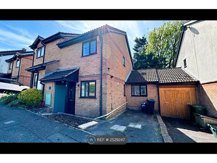 2 Bedroom Semi-Detached House To Rent In Bayleys Drive, Bristol, BS15