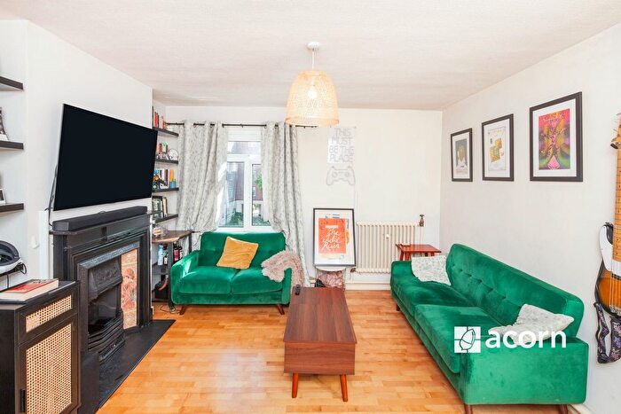 2 Bedroom Flat To Rent In Sydenham Hill, London, SE23
