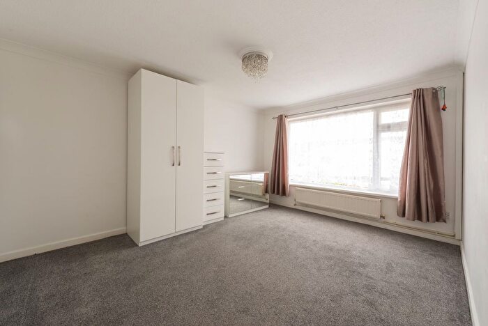 2 Bedroom Semi-Detached House For Sale In Derwent Avenue, Ramsgate, CT11