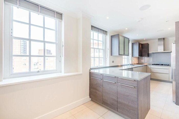 3 Bedroom Flat To Rent In Avenue Road, St John's Wood, London, NW8