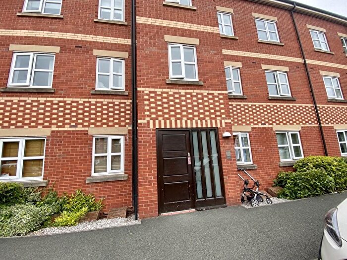2 Bedroom Flat To Rent In Russell Place, Sale, M33