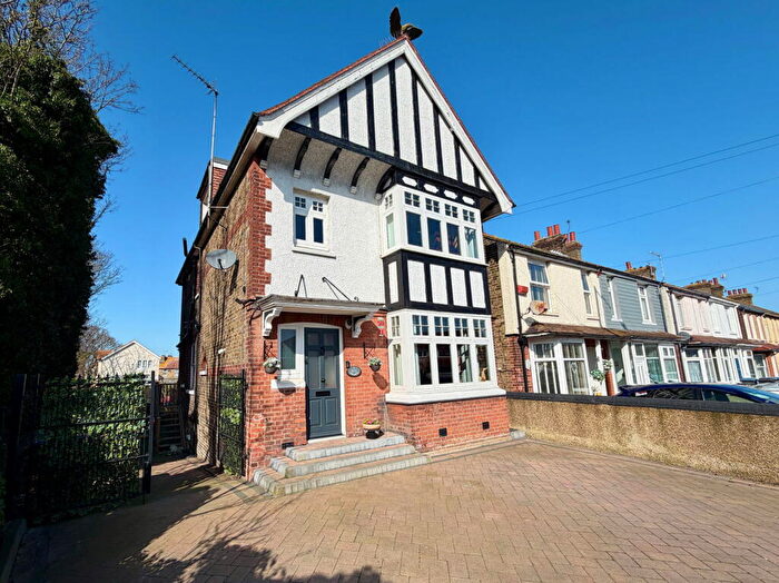 5 Bedroom Detached House For Sale In Eagle House, Beacon Road, Broadstairs, CT10