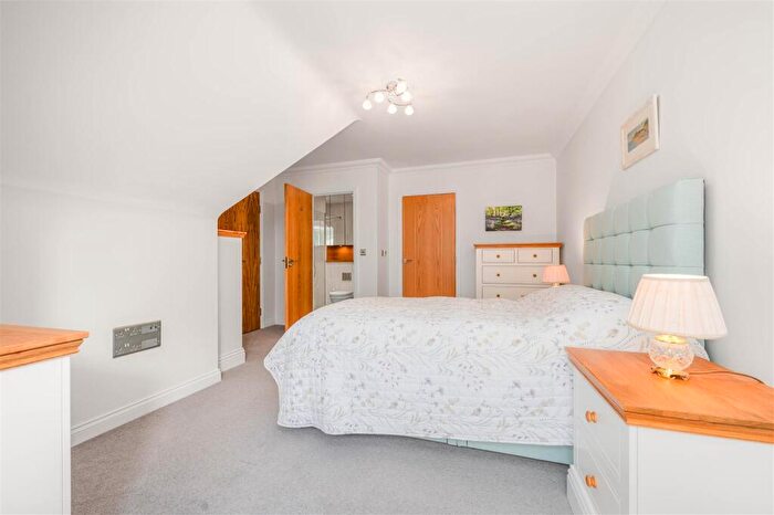 2 Bedroom Apartment For Sale In Woodland Drive, Great Alne, Alcester, B49